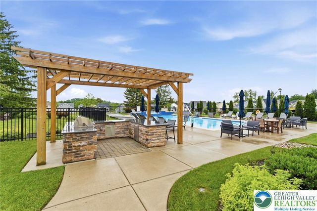 5537 Traditions Drive, Upper Saucon Twp, PA 18036