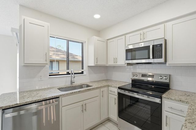 100 WESTBURY LANE, Palm Coast, FL 32164