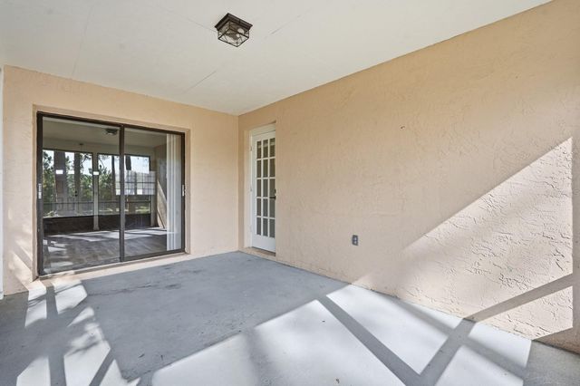 100 WESTBURY LANE, Palm Coast, FL 32164