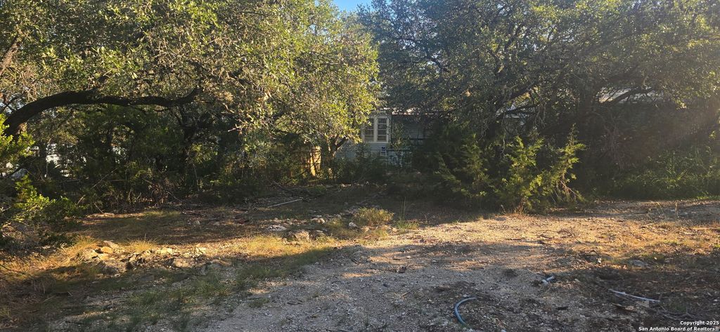 1327 hedgestone, Canyon Lake, TX 78133