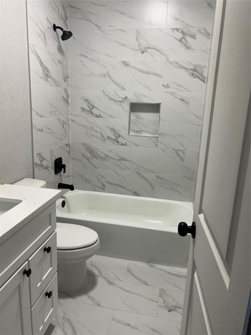 9914 Fillmore B, Houston, TX 77029