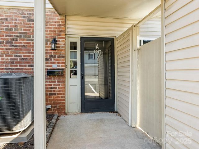 5917 Quail Hollow Road A, Charlotte, NC 28210