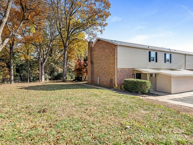 5917 Quail Hollow Road A, Charlotte, NC 28210