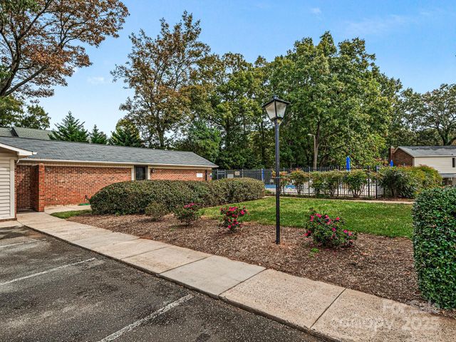 5917 Quail Hollow Road A, Charlotte, NC 28210