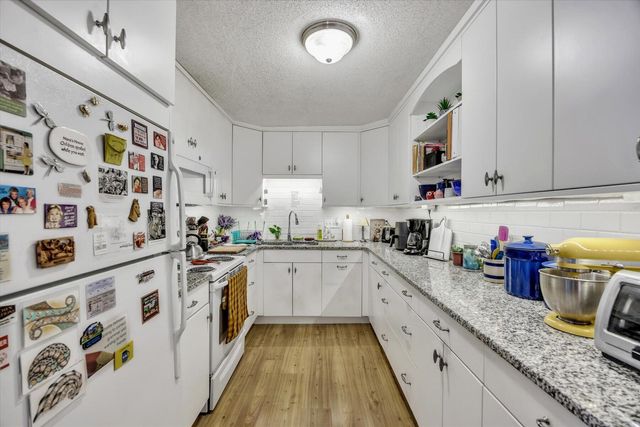 12 Candlewood Lane APT 2-6, Dennis Port, MA 02639