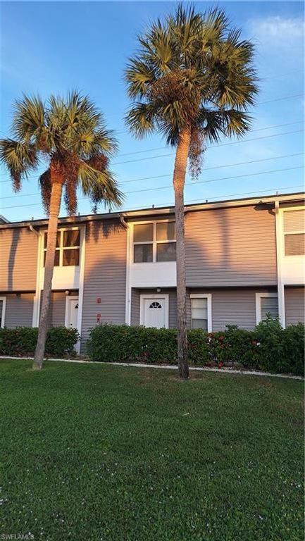 Image 2 of property listing at 4641 SW Santa Barbara PL # 15, Cape Coral, FL 33914