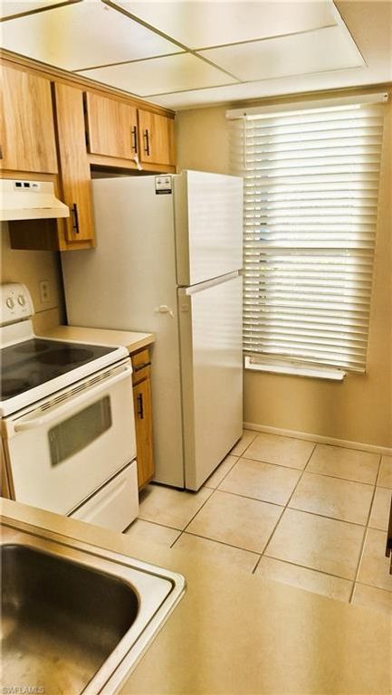 Image 5 of property listing at 4641 SW Santa Barbara PL # 15, Cape Coral, FL 33914