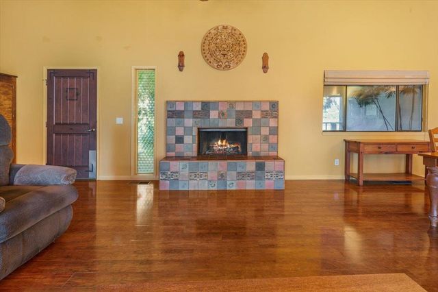 13937 Sun Forest Dr, Penn Valley, CA 95946