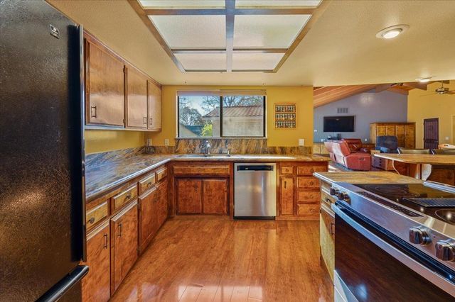 13937 Sun Forest Dr, Penn Valley, CA 95946