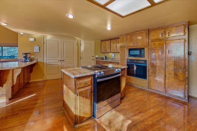 13937 Sun Forest Dr, Penn Valley, CA 95946
