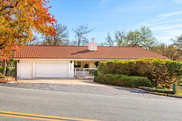 13937 Sun Forest Dr, Penn Valley, CA 95946