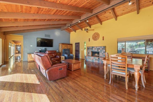 13937 Sun Forest Dr, Penn Valley, CA 95946