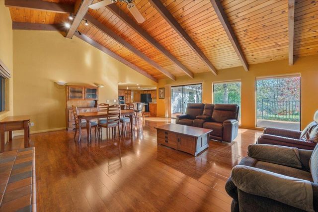 13937 Sun Forest Dr, Penn Valley, CA 95946