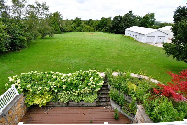 5939 Barnard Road, Charlevoix, MI 49720