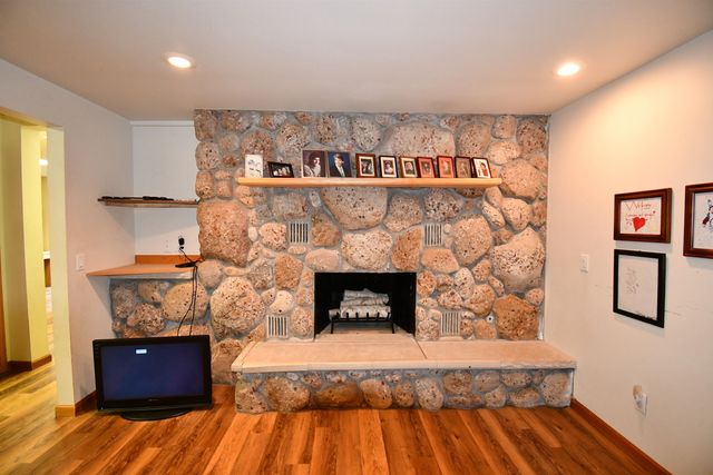 5939 Barnard Road, Charlevoix, MI 49720