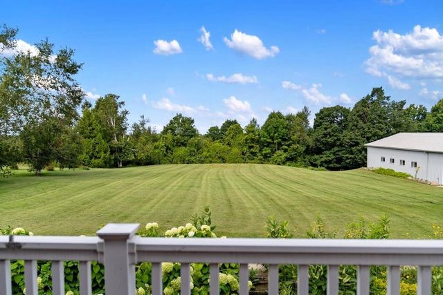 5939 Barnard Road, Charlevoix, MI 49720