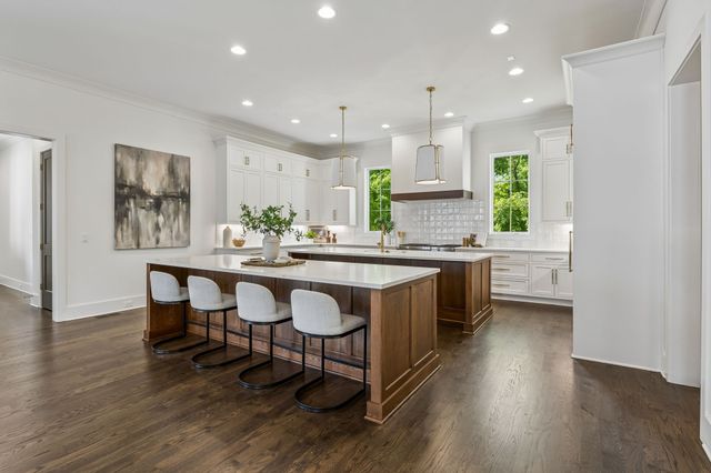 438 Lynnwood Blvd, Nashville, TN 37205