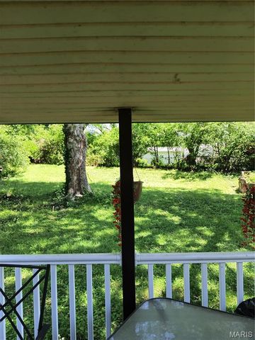 2036 Raft Drive, Hanley Hills, MO 63133