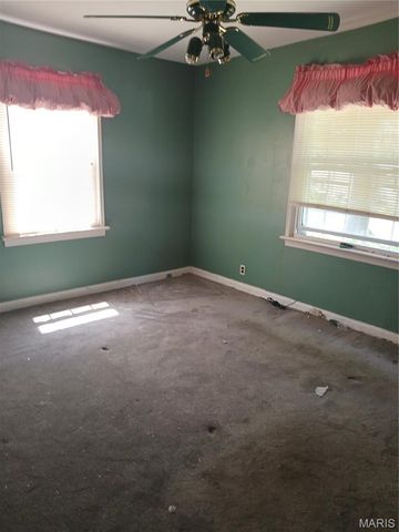 2036 Raft Drive, Hanley Hills, MO 63133