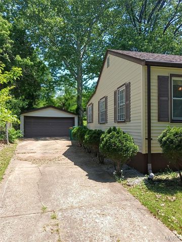 2036 Raft Drive, Hanley Hills, MO 63133