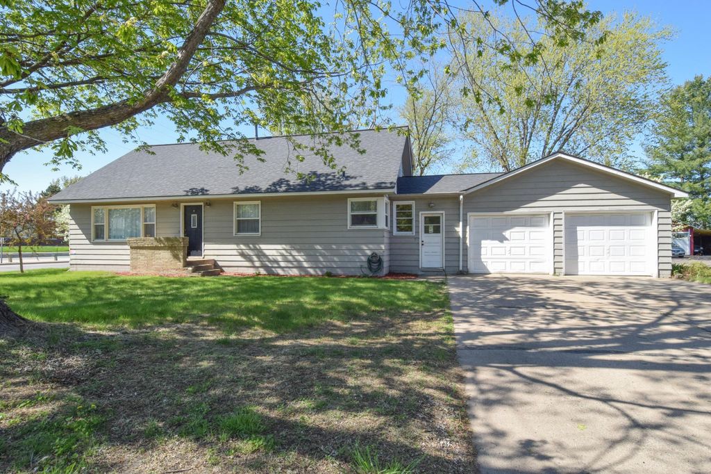 223 Heritage Boulevard NW, Isanti, MN 55040