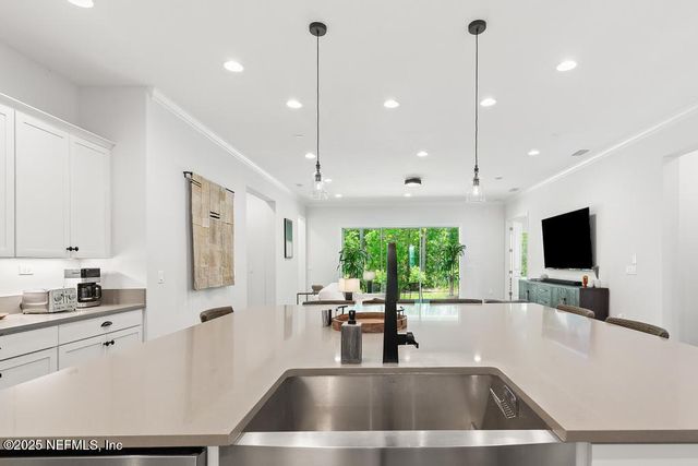 450 TORTOLA Way, St. Johns, FL 32259