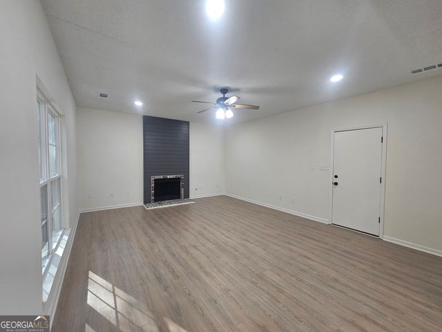 150 Park Timbers Drive, Sharpsburg, GA 30277