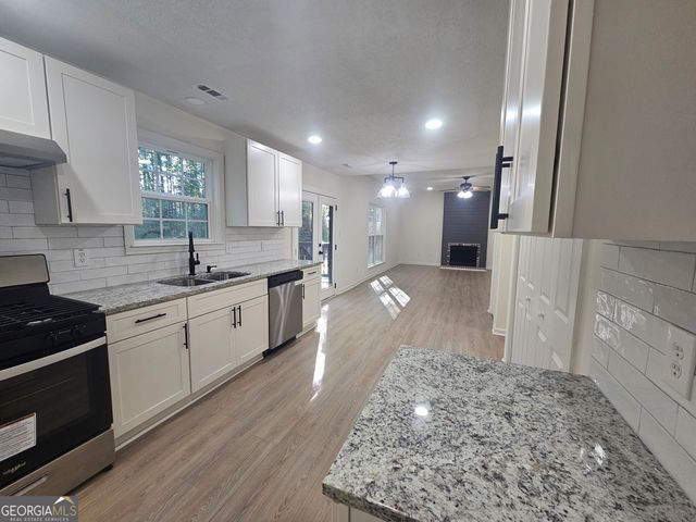 150 Park Timbers Drive, Sharpsburg, GA 30277