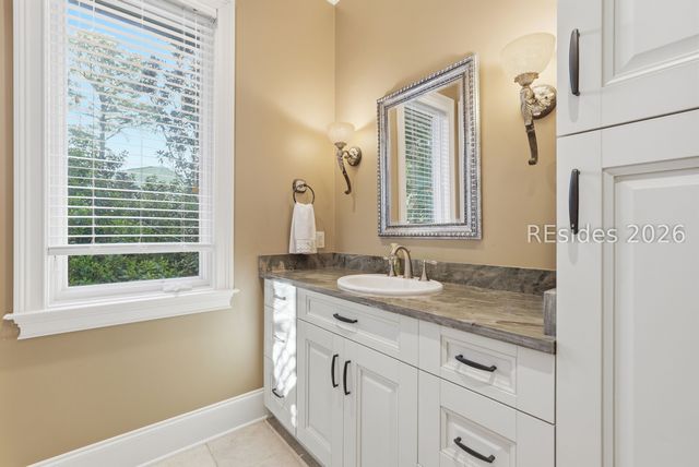 4 Canterbury Ln, Bluffton, SC 29910