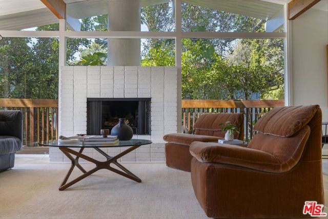 2856 Nichols Canyon Road, Los Angeles, CA 90046