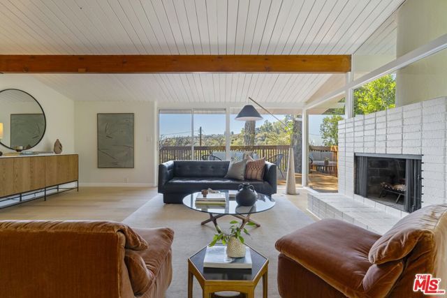 2856 Nichols Canyon Road, Los Angeles, CA 90046