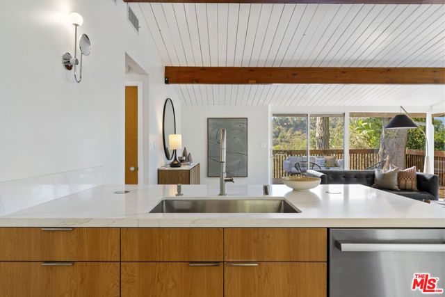 2856 Nichols Canyon Road, Los Angeles, CA 90046