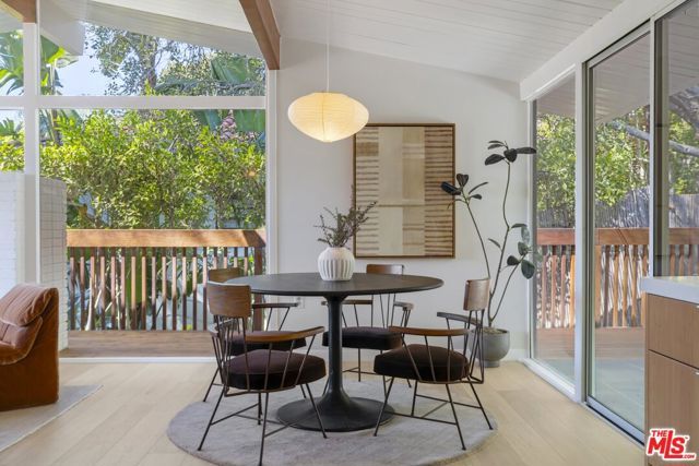 2856 Nichols Canyon Road, Los Angeles, CA 90046