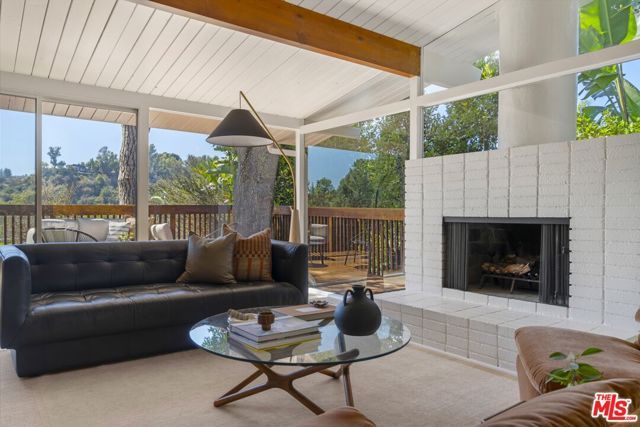 2856 Nichols Canyon Road, Los Angeles, CA 90046