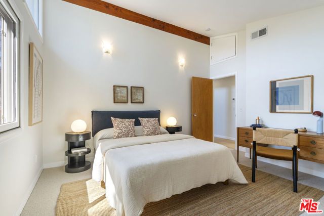 2856 Nichols Canyon Road, Los Angeles, CA 90046