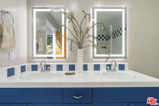 2856 Nichols Canyon Road, Los Angeles, CA 90046