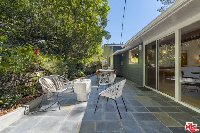 2856 Nichols Canyon Road, Los Angeles, CA 90046