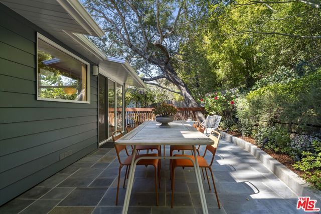 2856 Nichols Canyon Road, Los Angeles, CA 90046