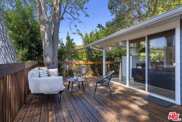 2856 Nichols Canyon Road, Los Angeles, CA 90046