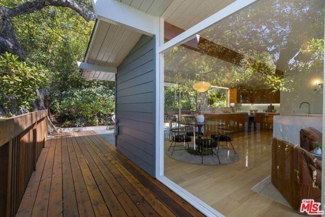 2856 Nichols Canyon Road, Los Angeles, CA 90046