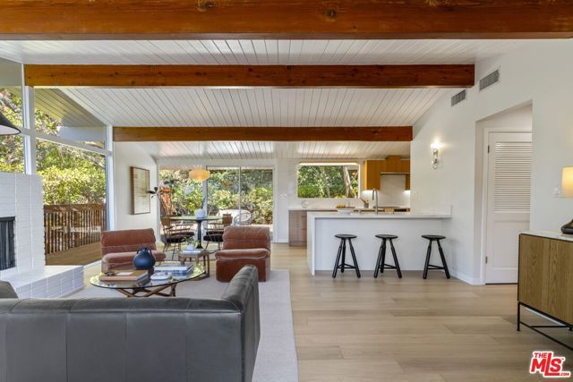 2856 Nichols Canyon Road, Los Angeles, CA 90046