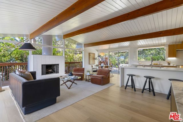 2856 Nichols Canyon Road, Los Angeles, CA 90046