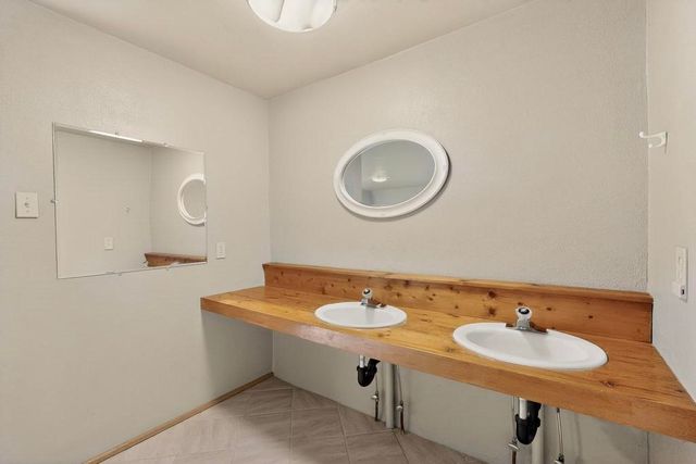 101 Paseo Nopal A & C, Santa Fe, NM 87507