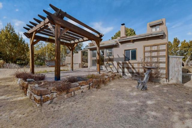 101 Paseo Nopal A & C, Santa Fe, NM 87507