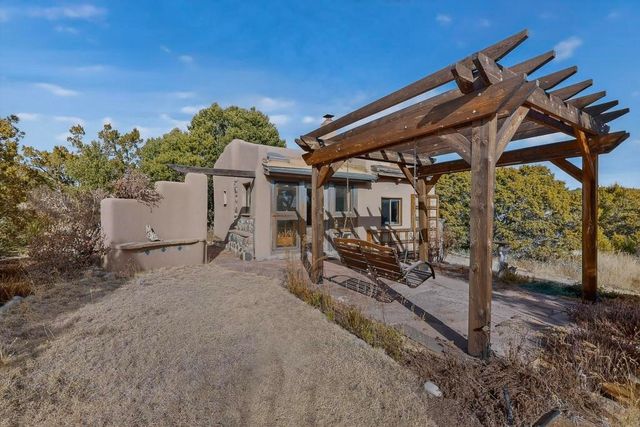 101 Paseo Nopal A & C, Santa Fe, NM 87507