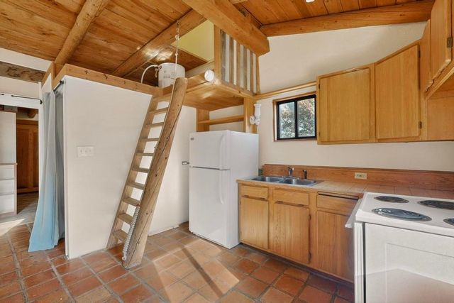 101 Paseo Nopal A & C, Santa Fe, NM 87507