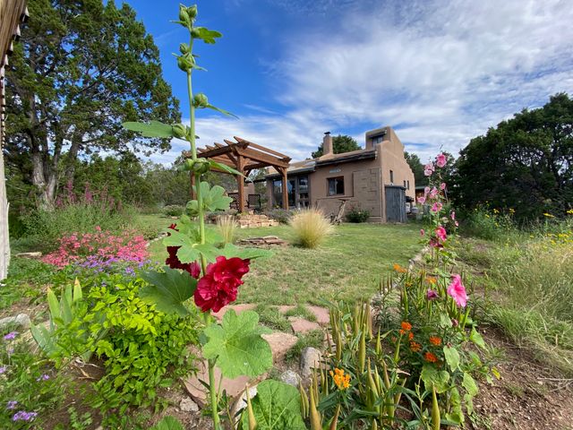 101 Paseo Nopal A & C, Santa Fe, NM 87507