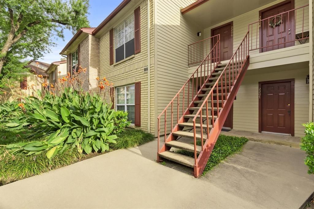 2120 El Paseo Street 2206, Houston, TX 77054