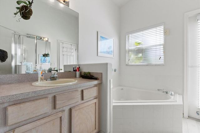 1705 LAKE VISTA COURT, Clermont, FL 34714