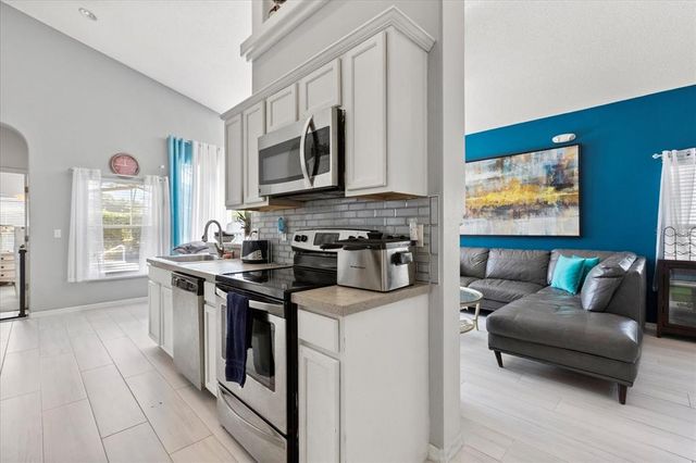 1705 LAKE VISTA COURT, Clermont, FL 34714